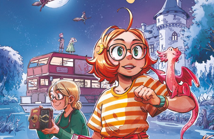 Elfie sous la pleine lune, des sorcières volent au-dessus du château (couverture du tome 5)
